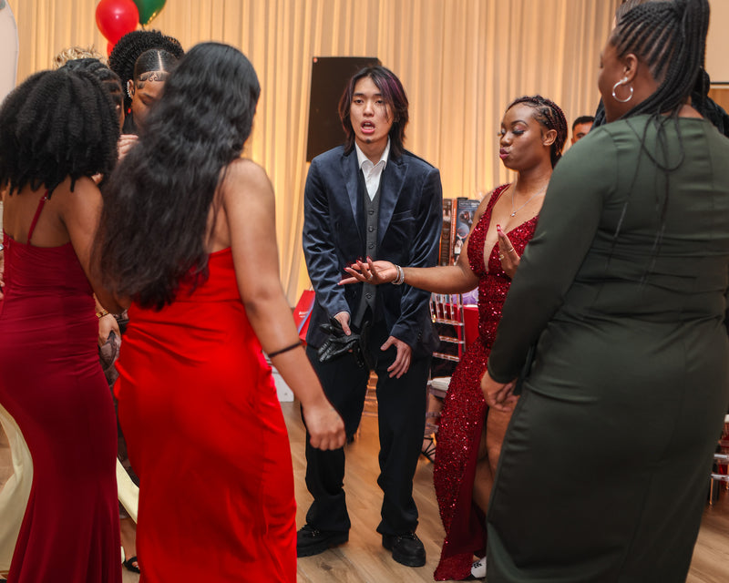 Private dinner party photography capturing intimate celebration.
